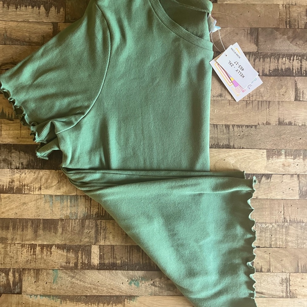 Lularoe Kelly top.  Nwt